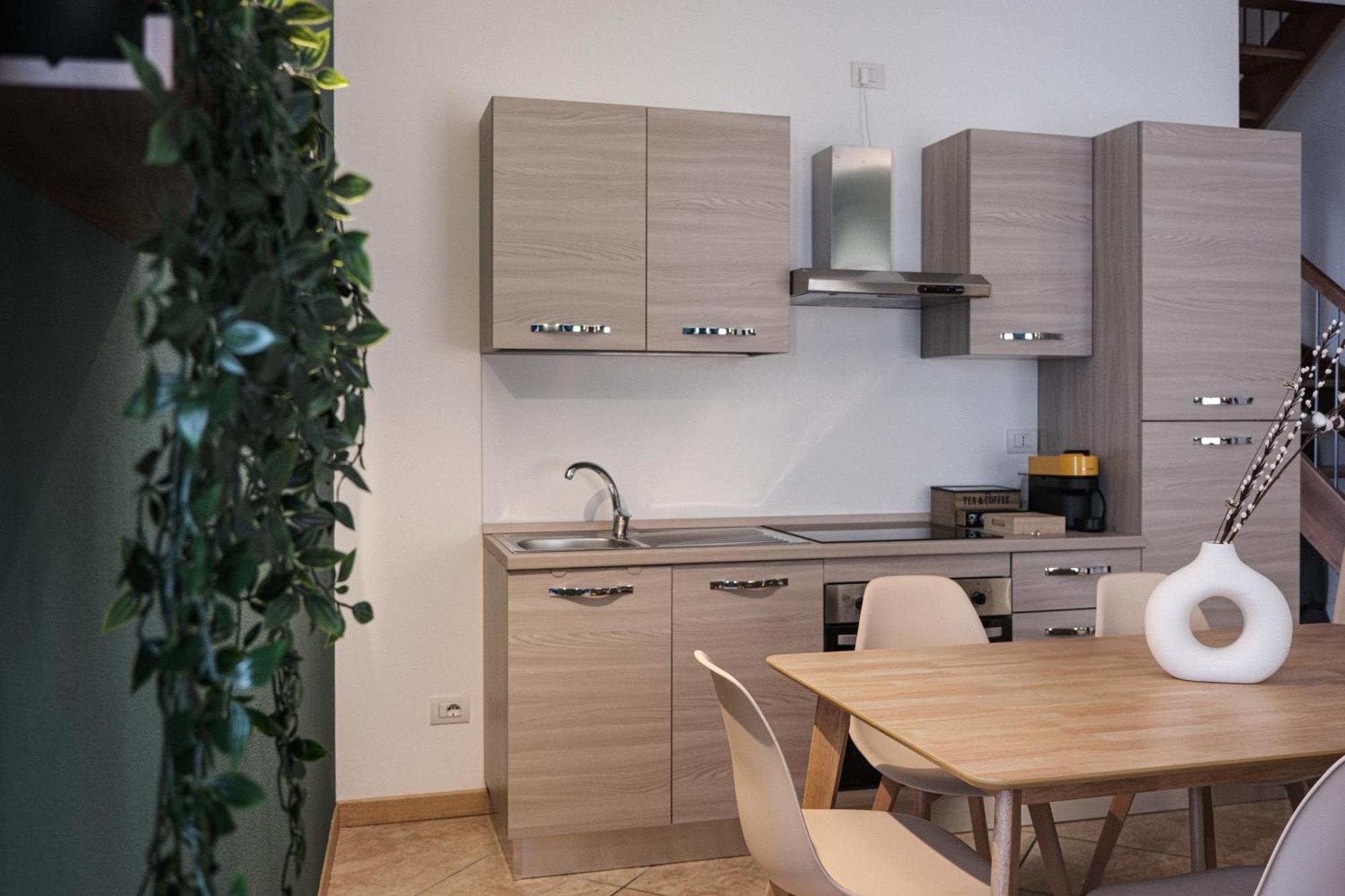Ferienwohnung Charmescape Oldtown - 6 Min Walk To Berninaexpress Tirano Exterior foto